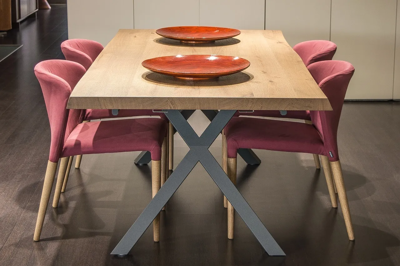 La table industrielle: un élément phare d’une salle à manger