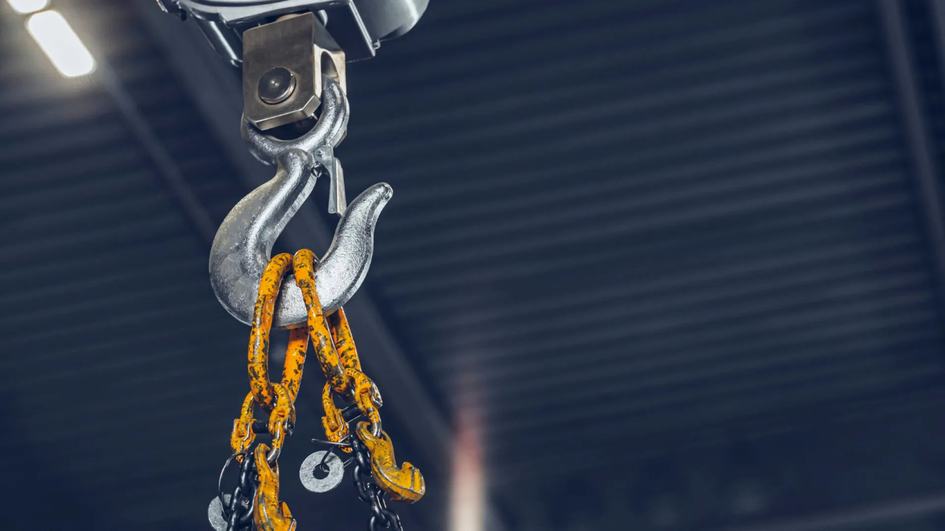 Machines de levage pour atelier ou entrepôt : quelles solutions choisir ?