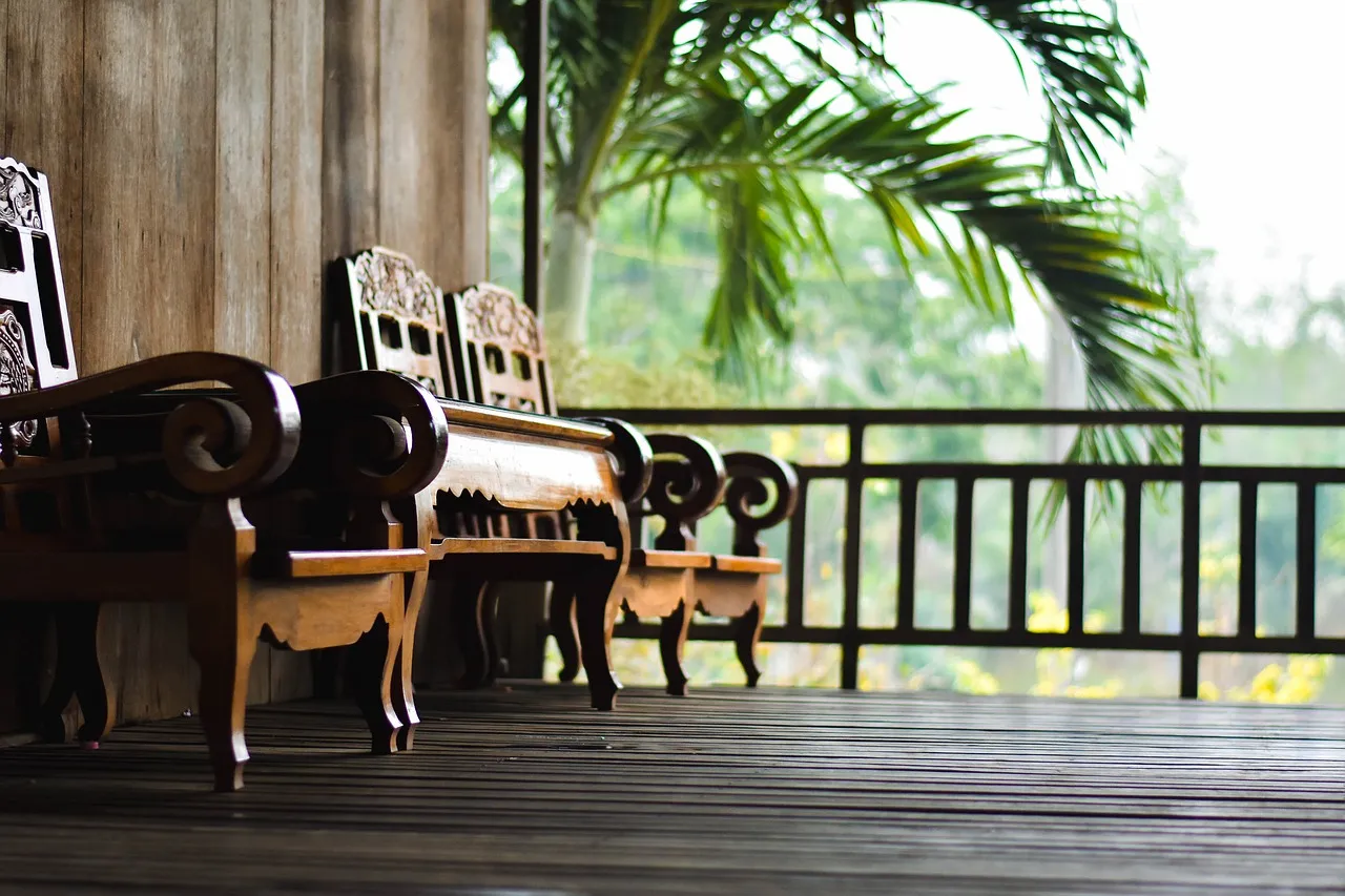Guide pratique: Comment fixer une pergola sur une terrasse sans faire de trou