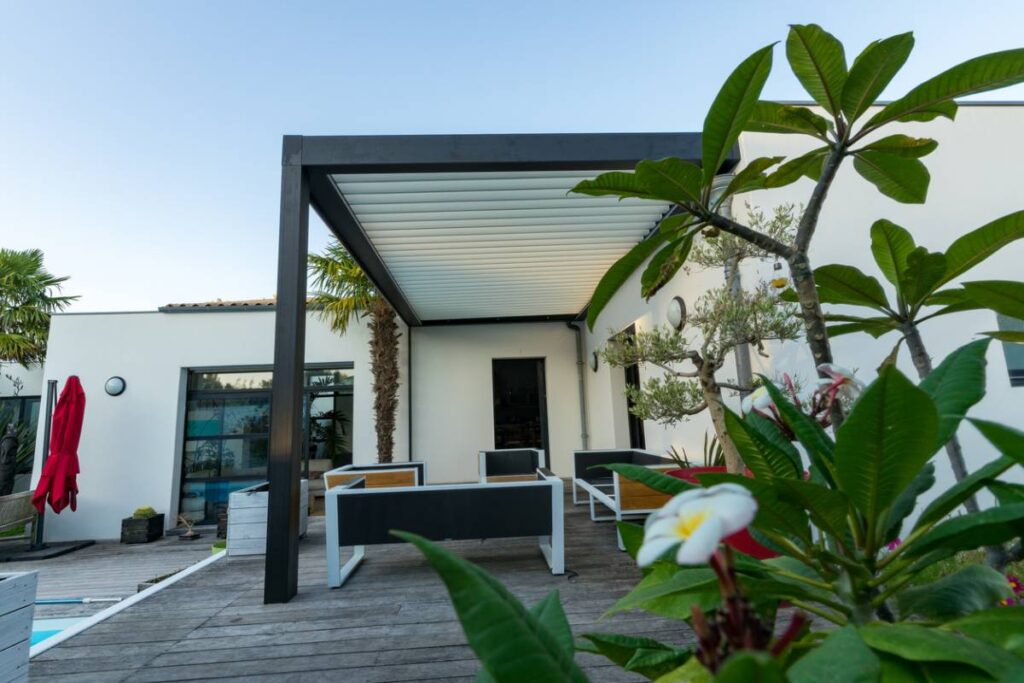 Choix et installation de pergola bioclimatique : les pièges à éviter