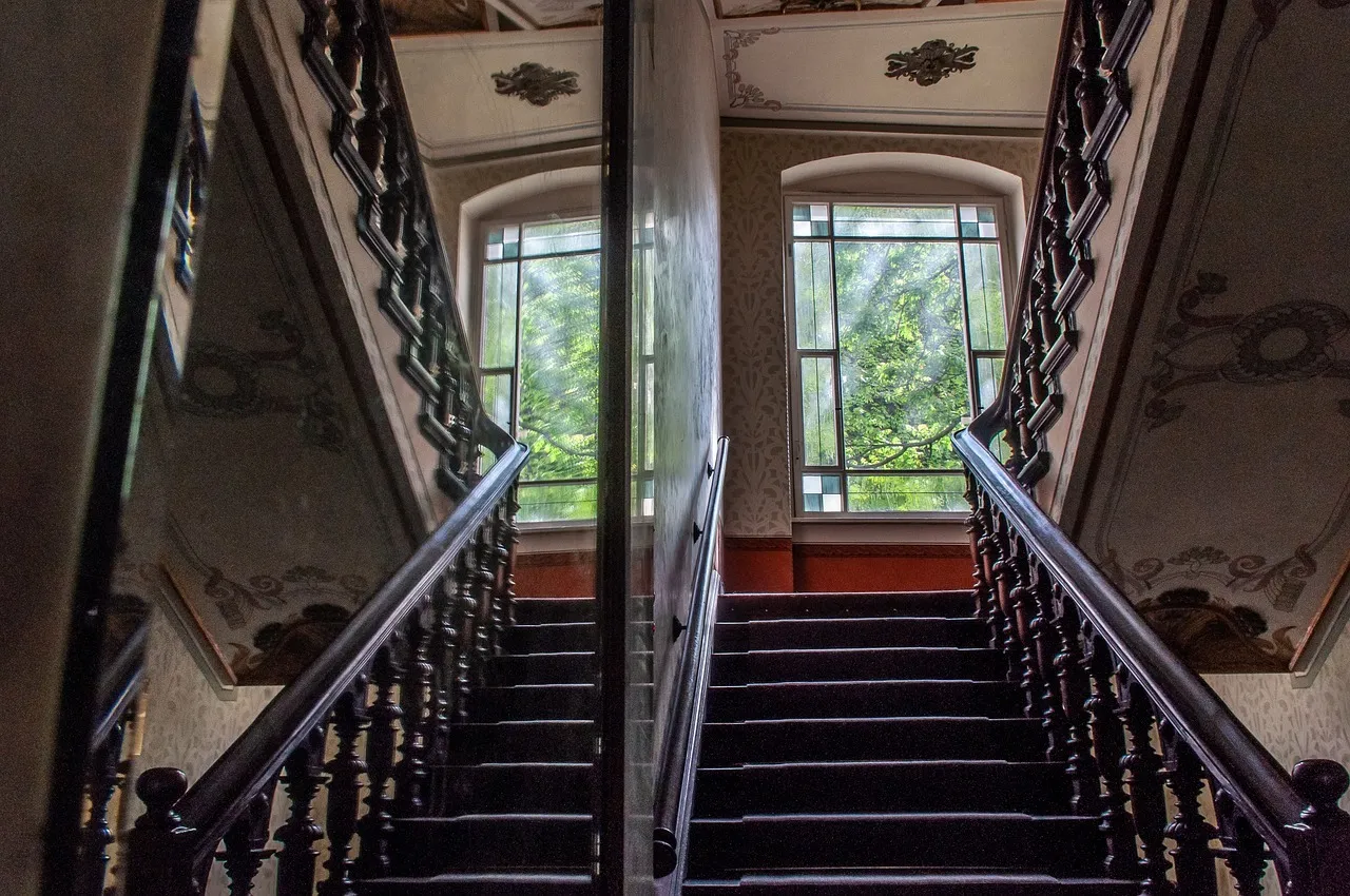 Installer un monte-escaliers dans un foyer afin de garder une certaine liberté