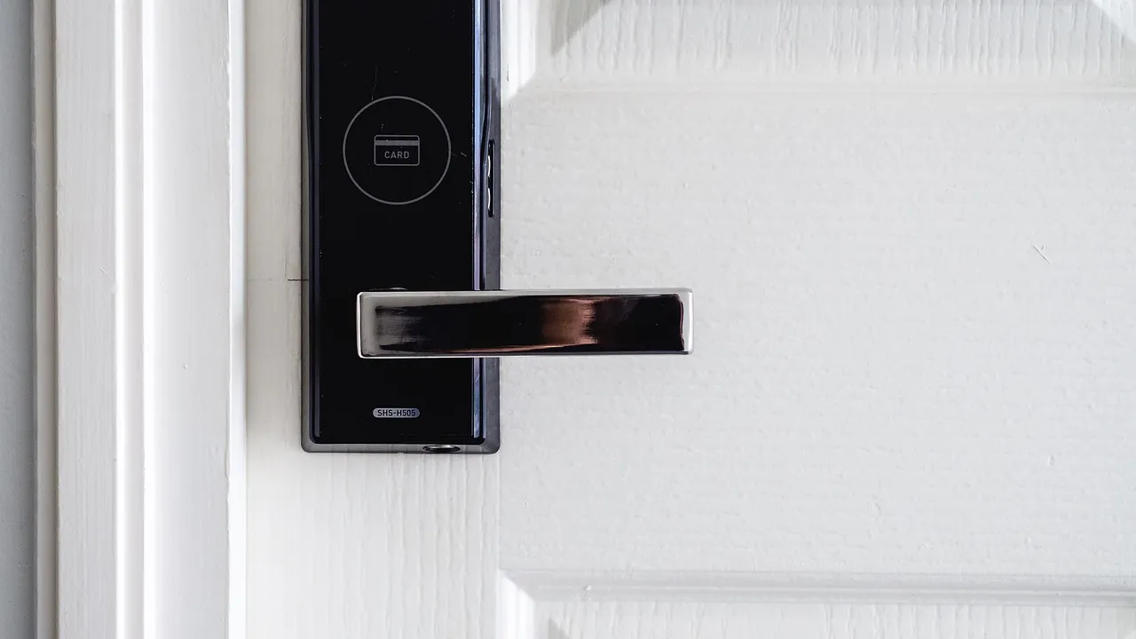 Comment améliorer la sécurité de votre maison avec la serrure connectée Somfy ?