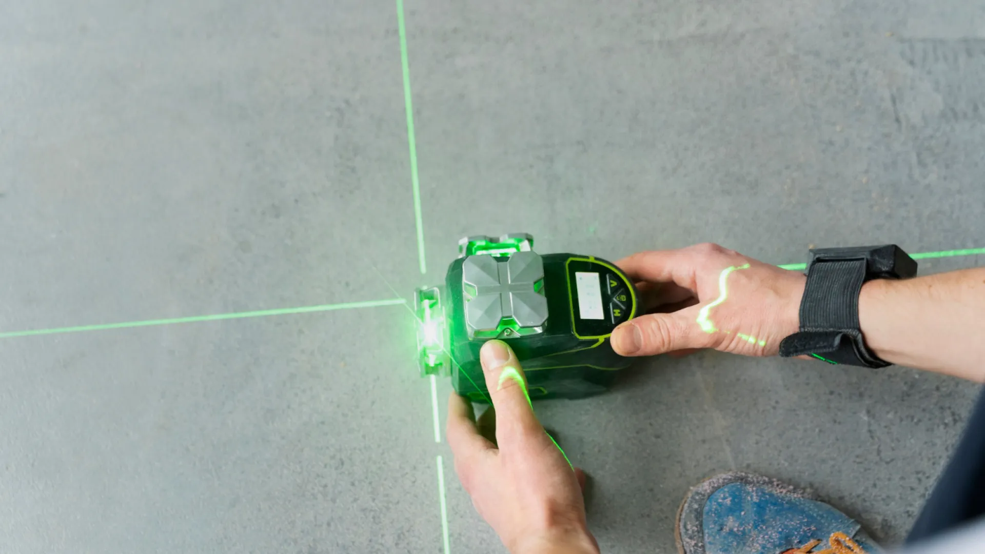 Niveau laser ligne croix : un allié indispensable pour vos travaux de rénovation