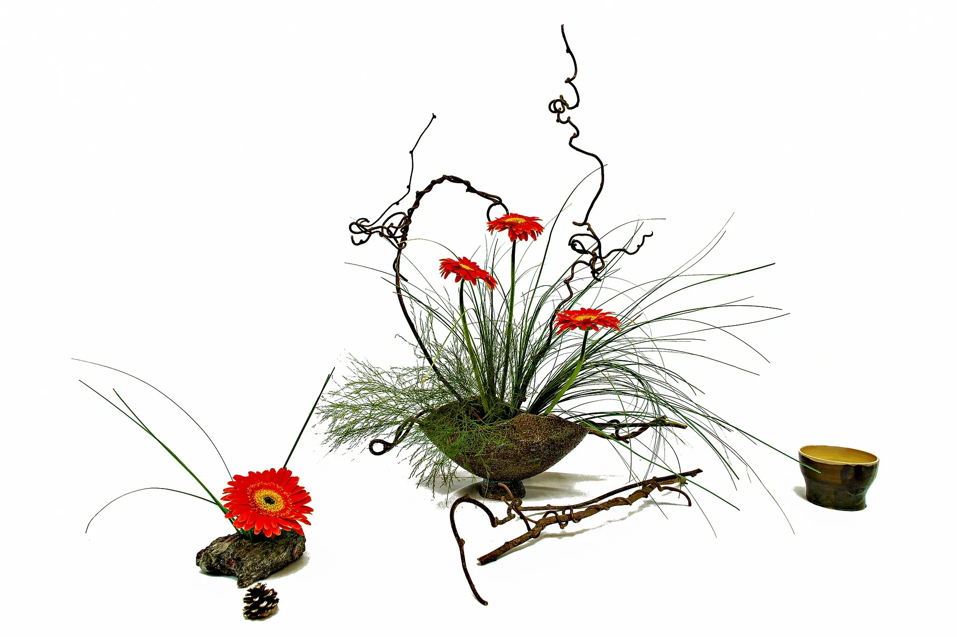 Tutoriel floral : Un arrangement d’été à l’automne utilisant l’art de l’Ikebana