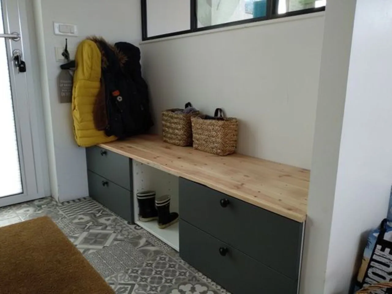 Banc d’entrée peint au fini crayeux