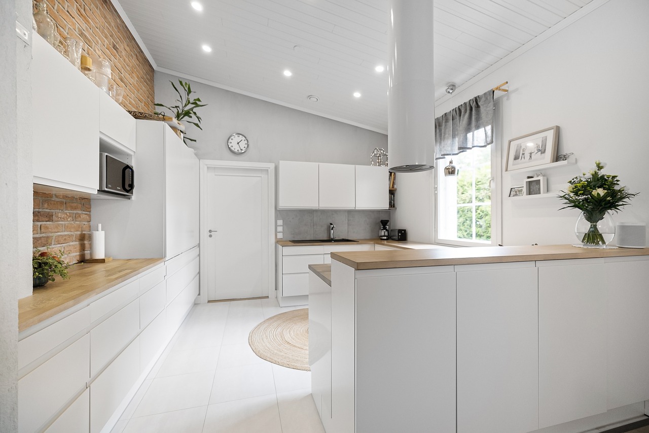 Choisir une fenêtre PVC avec volet roulant : un choix stratégique pour votre bien-être et celui de votre maison