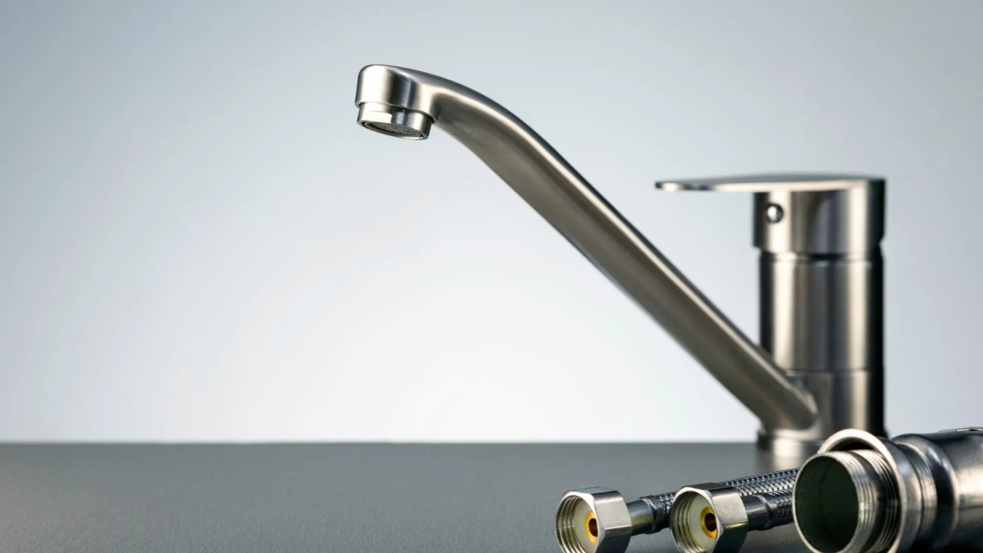 Fuite d’eau, canalisation bouchée ou chauffe-eau en panne : quelle entreprise de plomberie contacter à Issy-les-Moulineaux ?