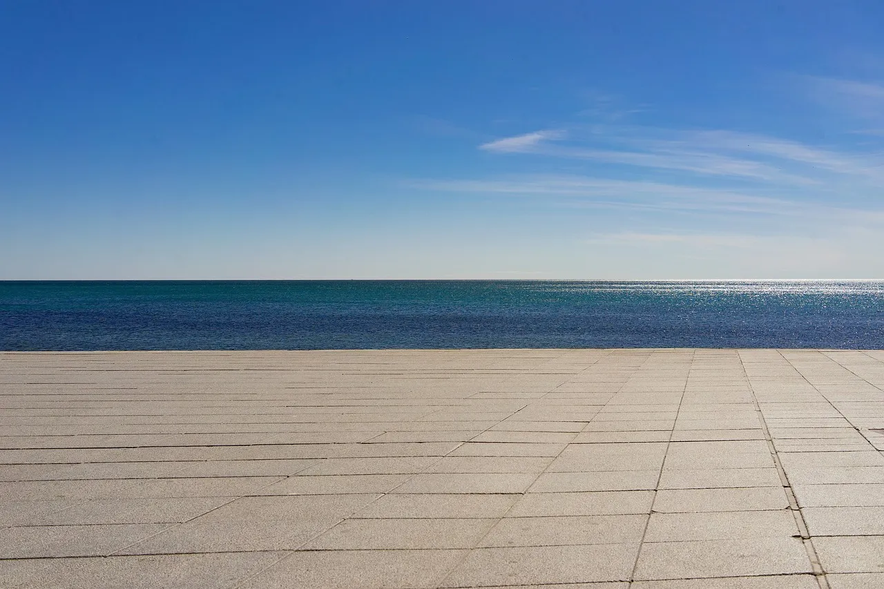 Installer une bordure de pavés en béton