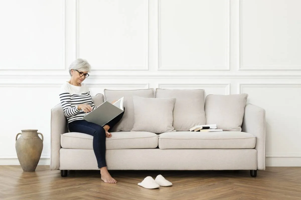 Canapé 2 places fixe ou convertible : lequel choisir pour votre intérieur ?